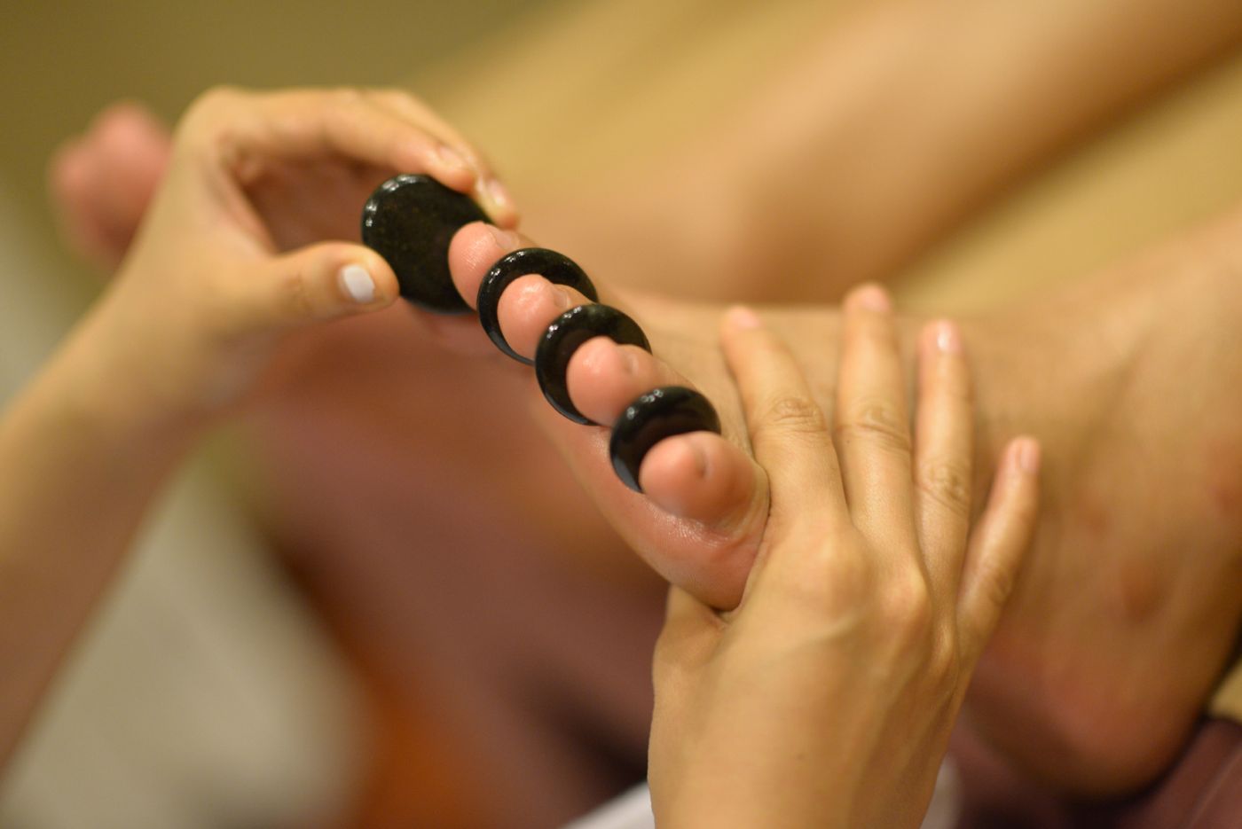 Lợi ích massage chân đúng cách