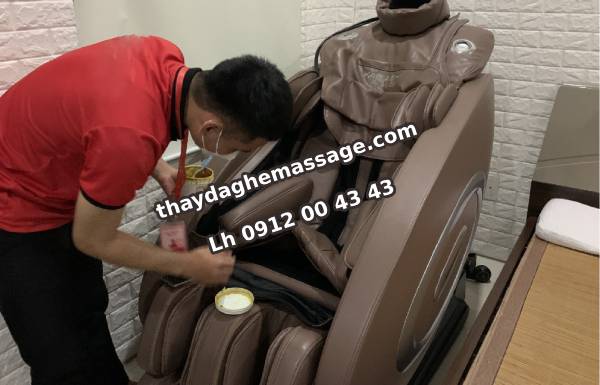 Xin hỏi thay da ghế massage có bộ nào giá rẻ vài triệu không