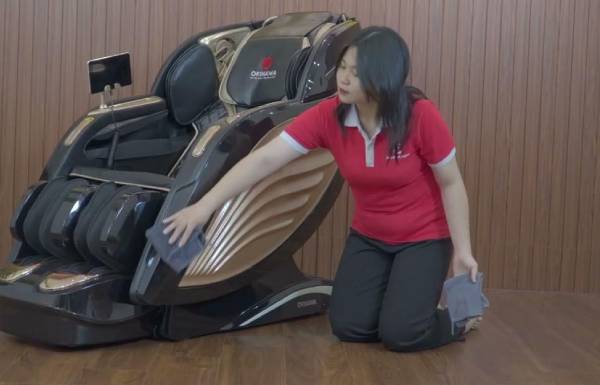 Da ghế matxa bị ngập nước vệ sinh lại có dùng được không
